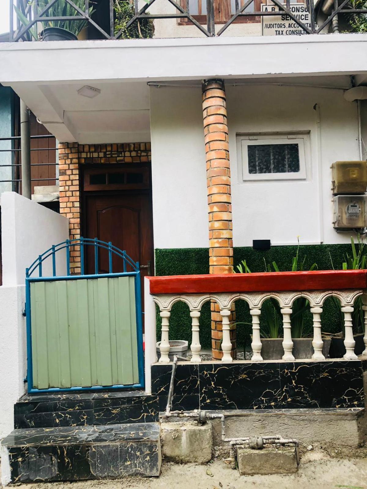 Kandy Railway Inn Buitenkant foto